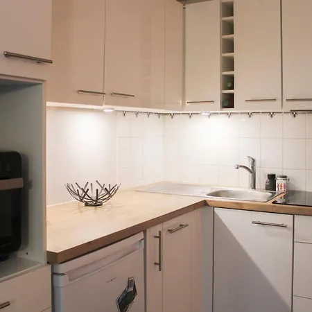Charming And Practical Studio In 14th Appartement