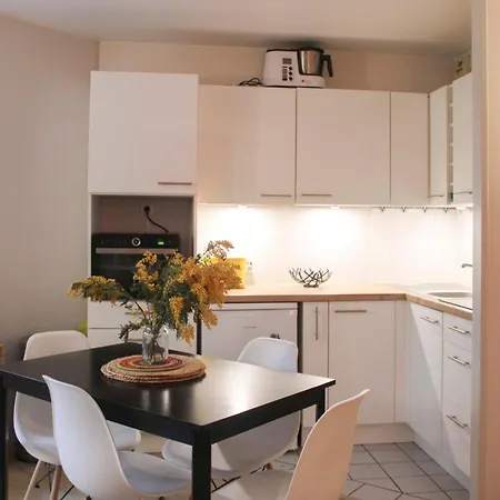 Charming And Practical Studio In 14th